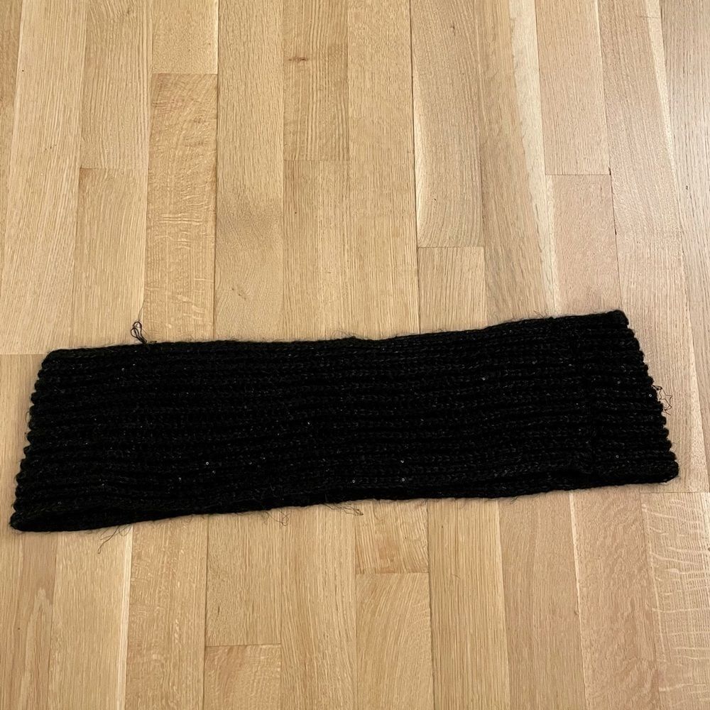✨HP✨Adorable black wool infinity scarf